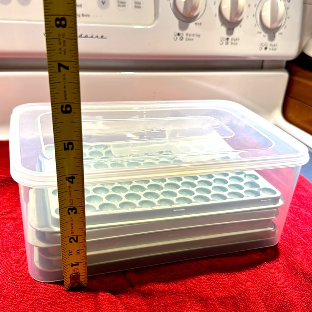 Mini Ice Cube Tray with Storage Container - Picture 9 of 9